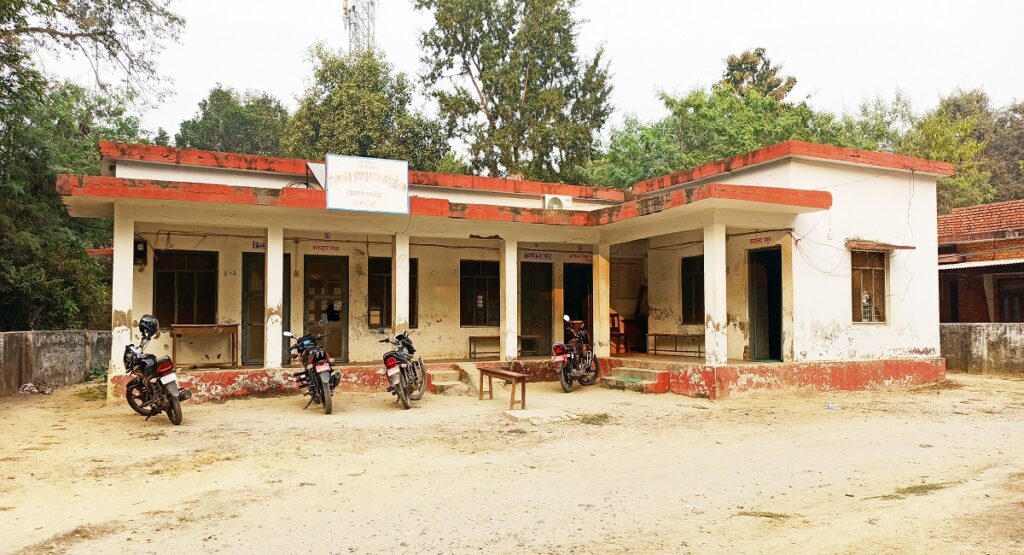 मझगाँवा प्रशासन: कार्यालय प्रमुख नहुँदा सेवाग्राहीलाई सास्ती